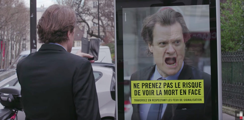 Virtual billboard: Red light crossing campaign Paris